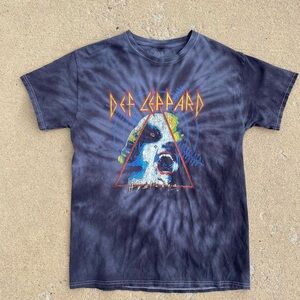 Vintage Def Leppard Hysteria Tour 2023 tie-dye t-shirt